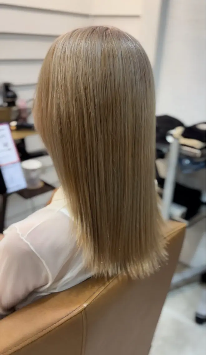 カラー ベージュカラー 透明感カラー ミルクティーベージュ 吉田 輝のヘアスタイル