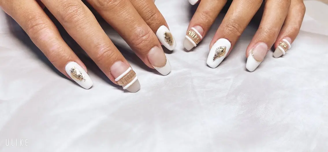 ネイル ホワイト Collection Nailsaronのネイルデザイン