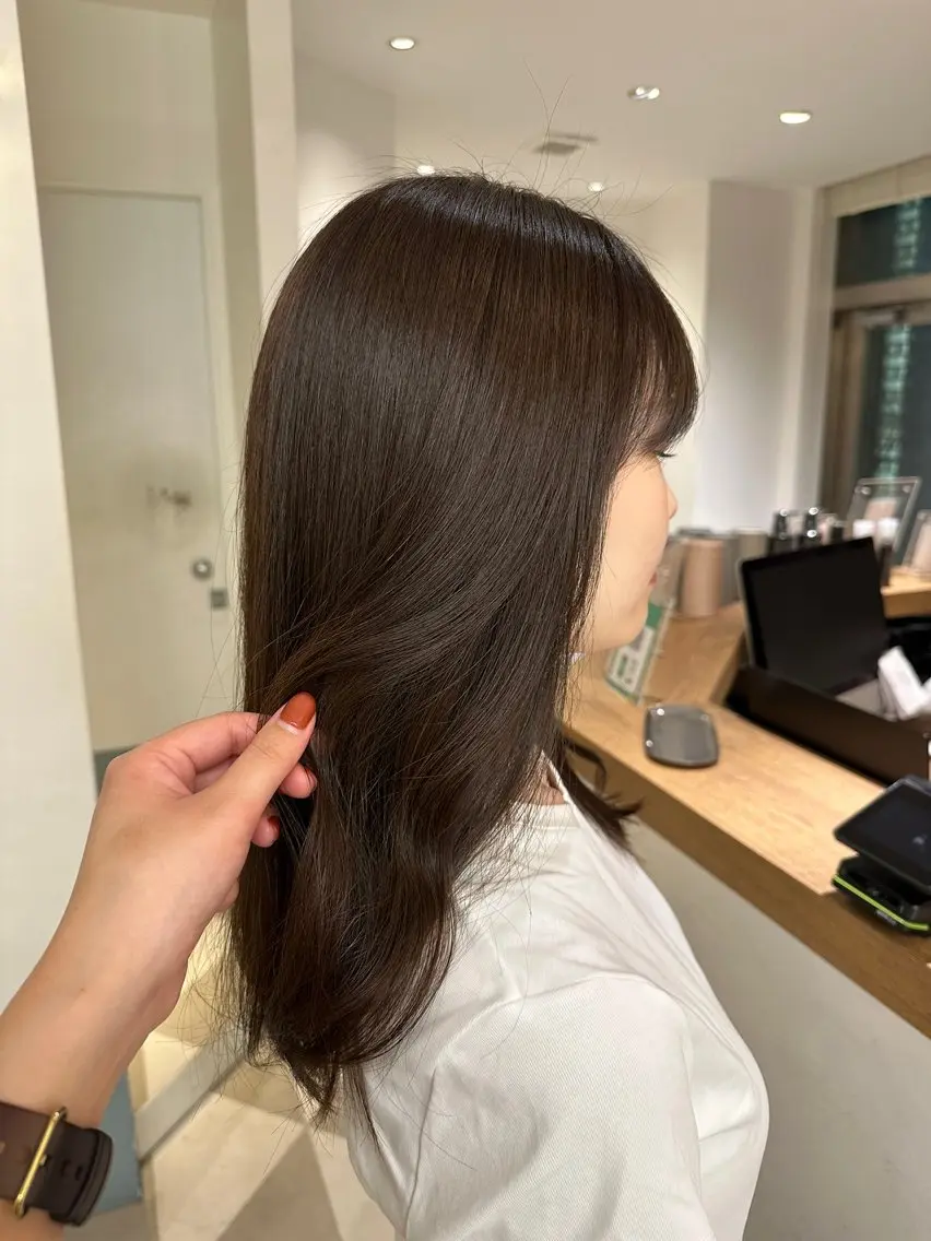 ロング カラー ヘアカラー トリートメント 安丸 結夏のヘアスタイル