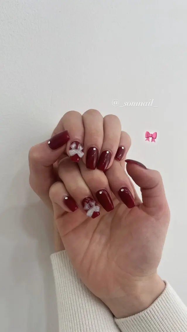 ネイル ジェルネイル 韓国ネイル リボン 冬ネイル クリスマス SOM NAILのネイルデザイン