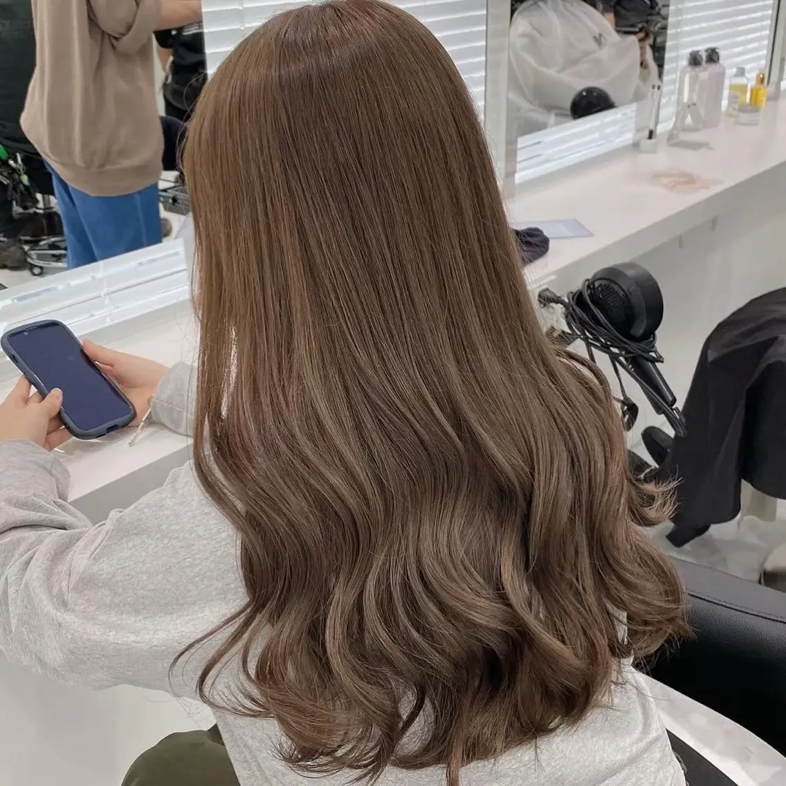 ロング カラー ヘアアレンジ ブリーチ 透明感カラー 髪質改善 似合わせカット 🫧モテる💗ダメー ジレスハイトーン🫧のヘアスタイル