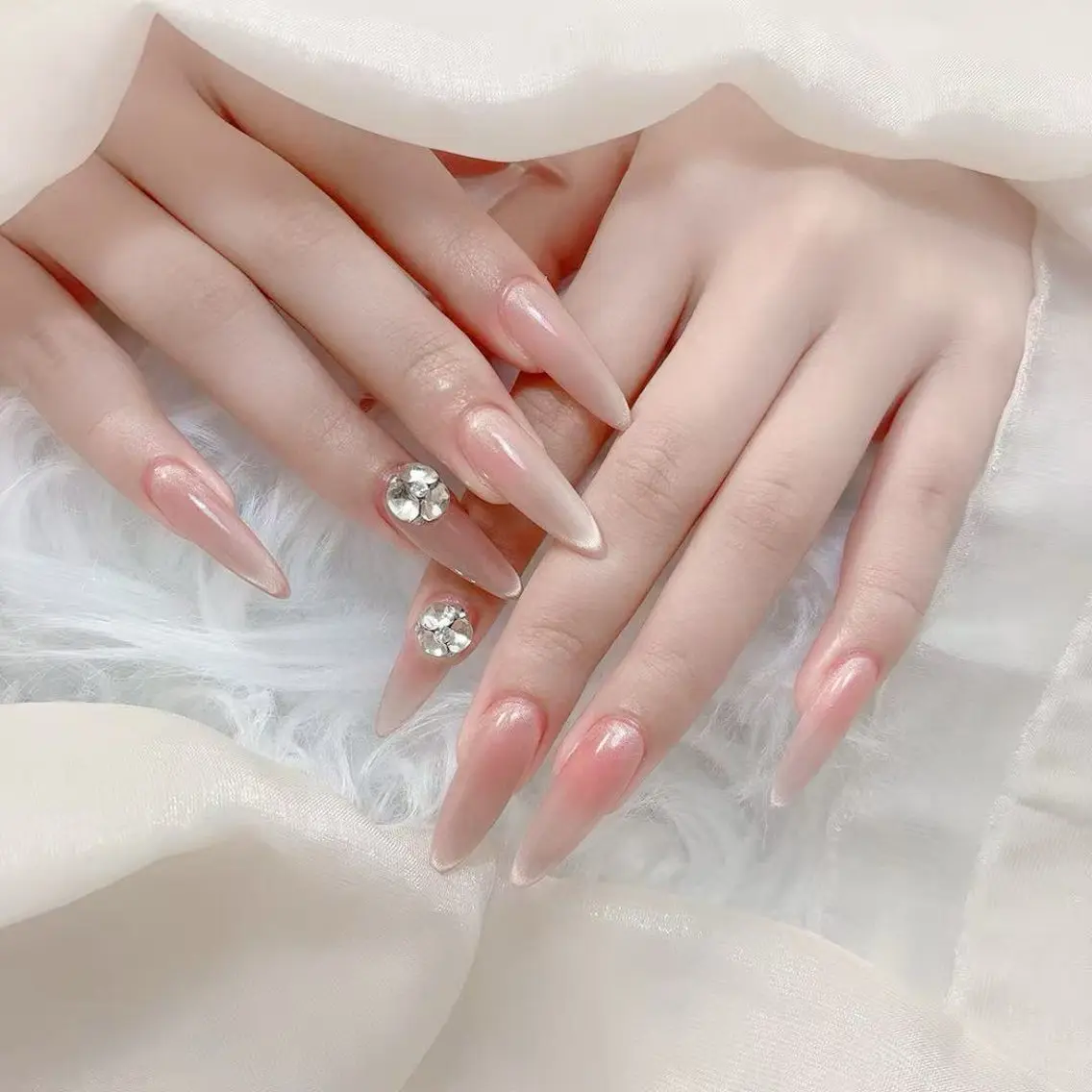 ネイル アニマル柄 チークネイル 成人式 フラッシュネイル フットネイル 持ち重視 B•U Nail大宮のネイルデザイン