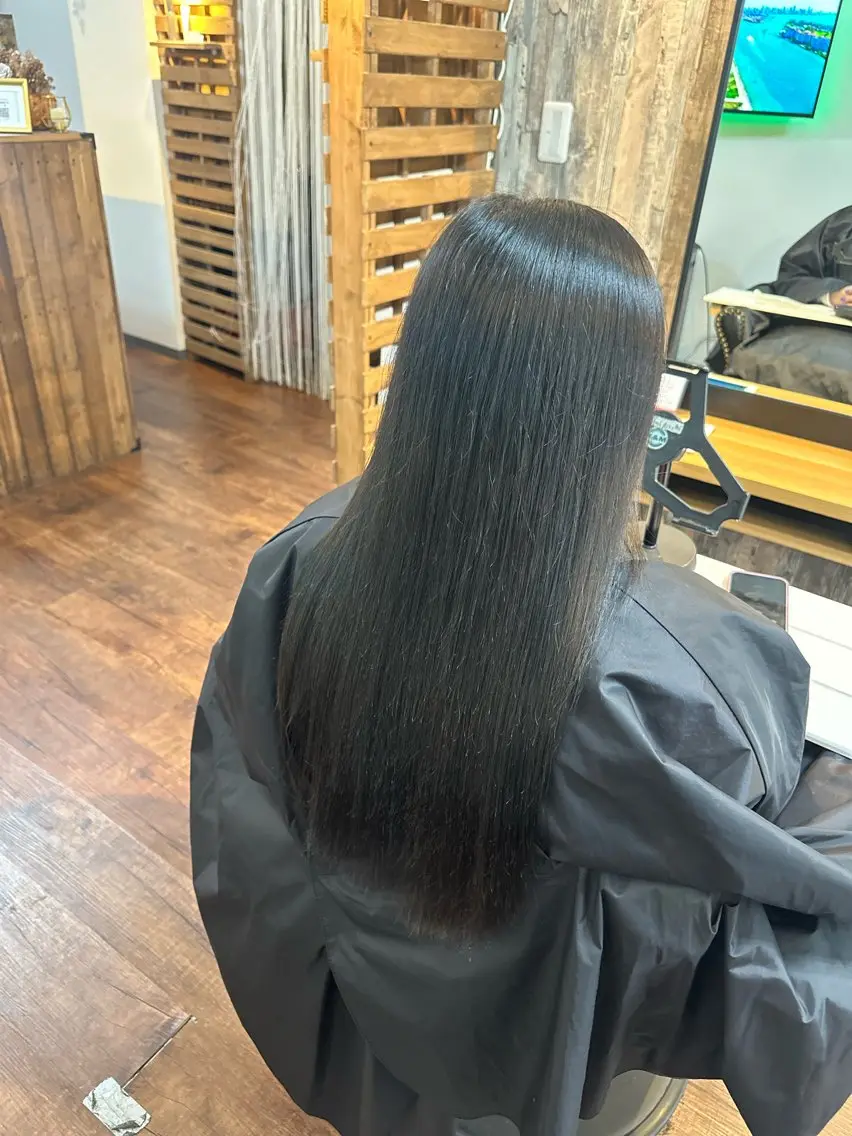 ロング カラー 黒髪 カット ヘアカラー トリートメント Luzir⭐︎ GEN⭐︎のヘアスタイル