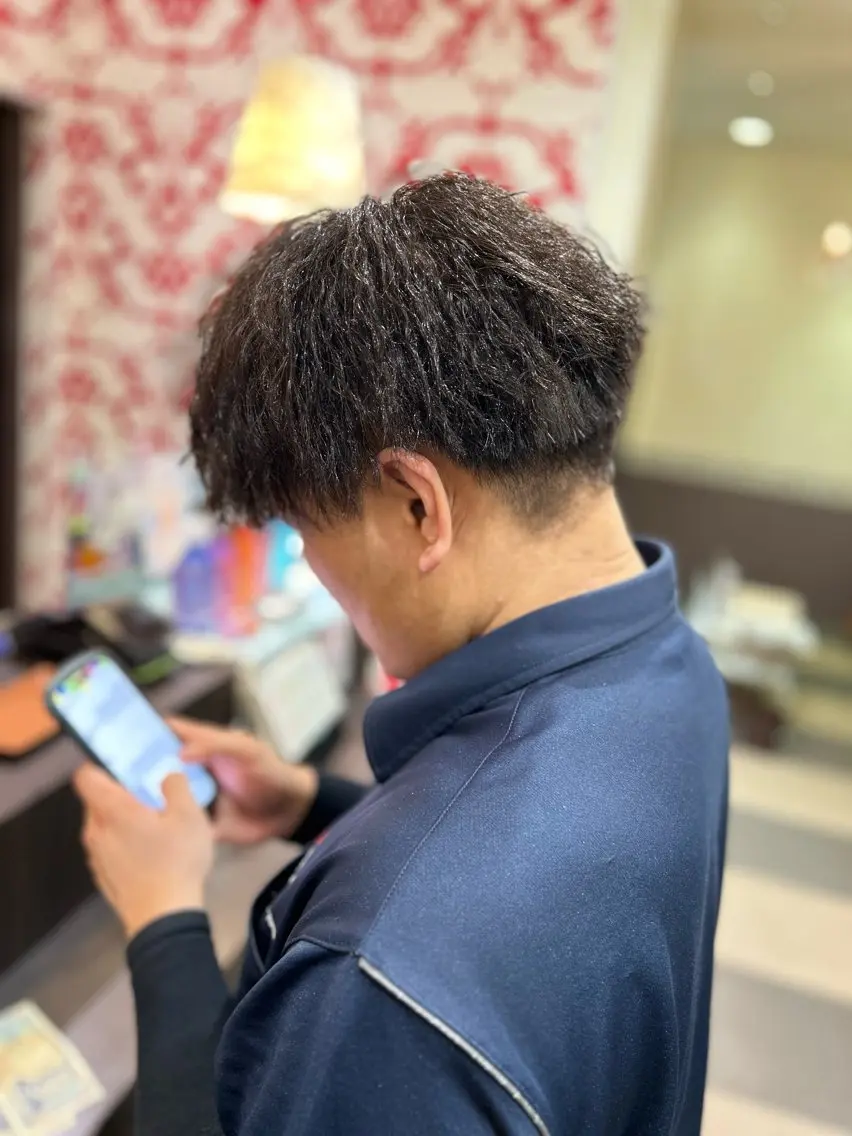 パーマ メンズ マッシュ メンズパーマ メンズツイストパーマ ツイストパーマ 🖌ハイトーン美容師 🎨伊藤冬都のヘアスタイル