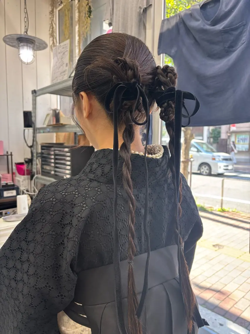 ロング ヘアアレンジ 卒業式のヘアスタイル ヘアセット Ann./艶髪 /レイヤーカットのヘアスタイル