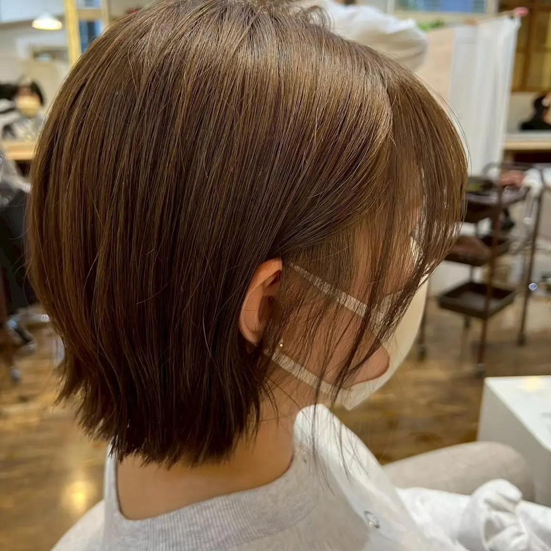 ショート カラー グレージュ ボブ 外ハネヘア 🫧 池袋cielo アヤネ 🩰のヘアスタイル