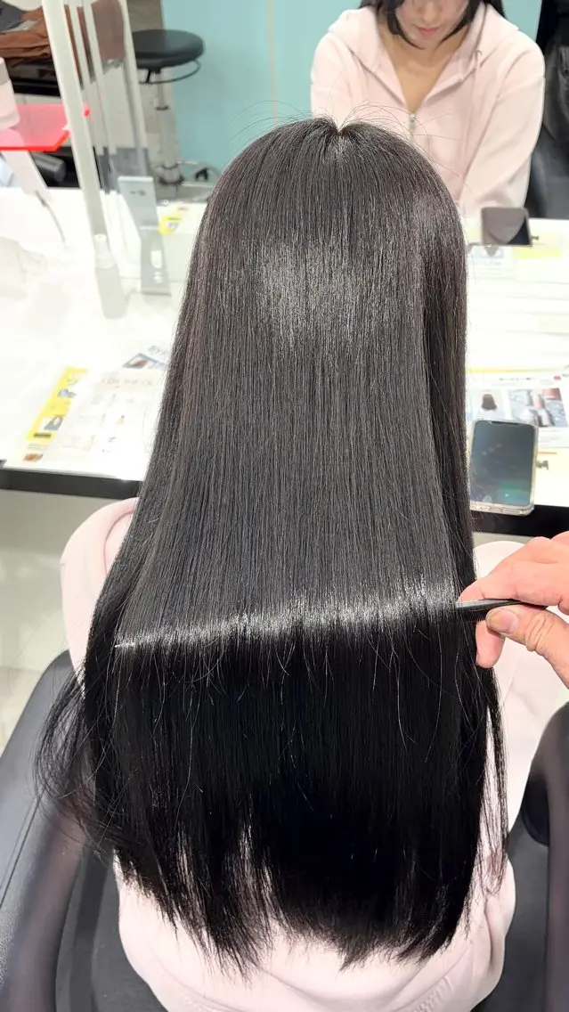 ロング 縮毛矯正 シルバーグレージュ ハイトーン/あすまのヘアスタイル
