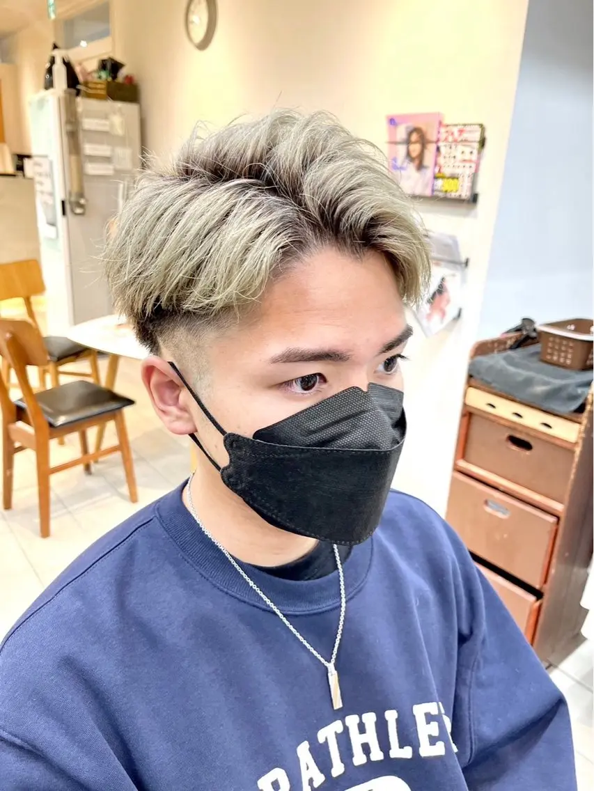 カラー メンズ メンズブリーチ ブリーチ ブロンド ホワイトブロンド 🌞塙　湧貴🌞 スパイキーショートのヘアスタイル