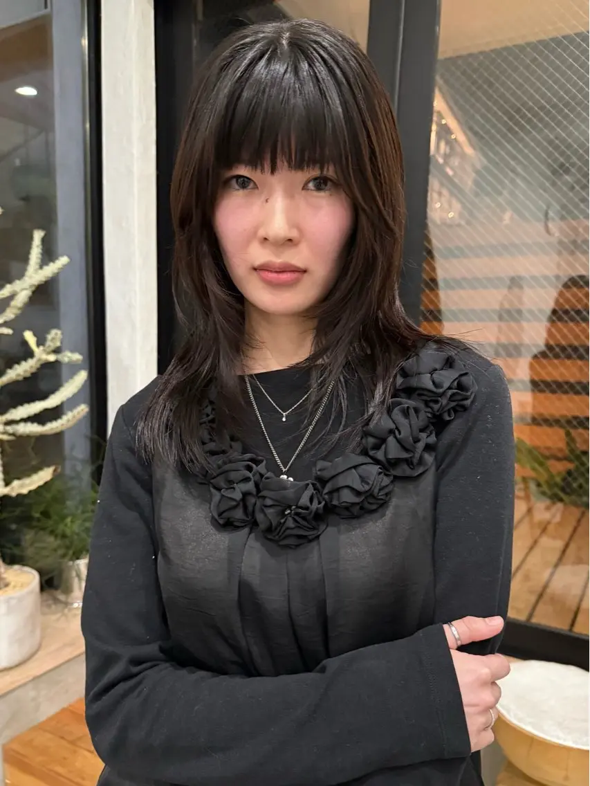 ミディアム カット イシイ モエカのヘアスタイル