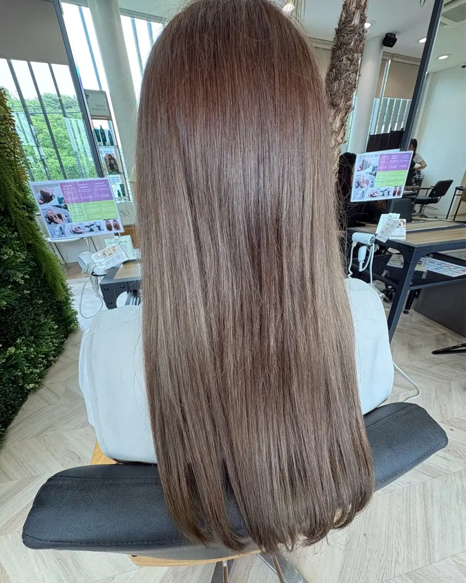 ロング ヘアカラー トリートメント 宮崎 瑠梨のヘアスタイル