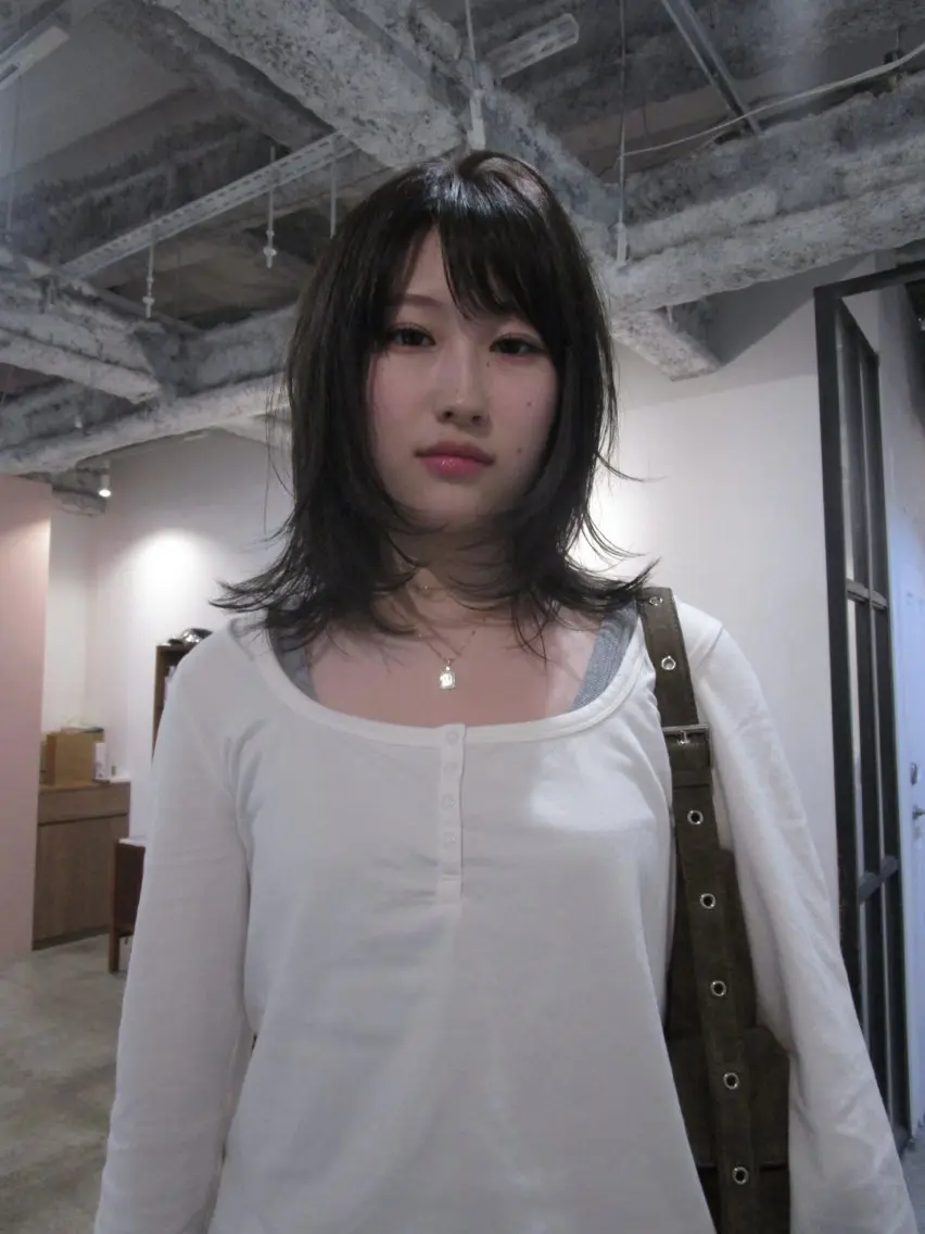ミディアム カラー ブラウンカラー ナチュラルブラウン レイヤーカット カット ヘアカラー yu maのヘアスタイル