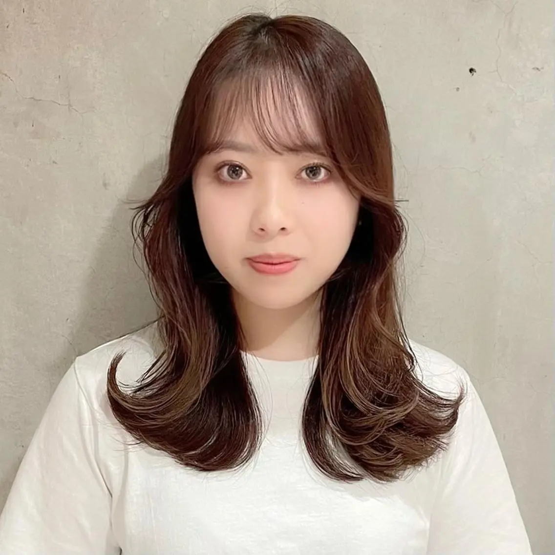 ミディアム カット ヘアカラー トリートメント 🌹ハッシュカット、 レイヤー韓国ヘア🌹のヘアスタイル