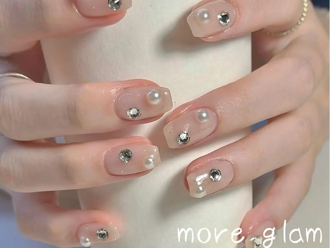 ネイル 長さ出し フットネイル フレンチネイル ジェルネイル ガラスフレンチ More Glam 池袋東口店のネイルデザイン