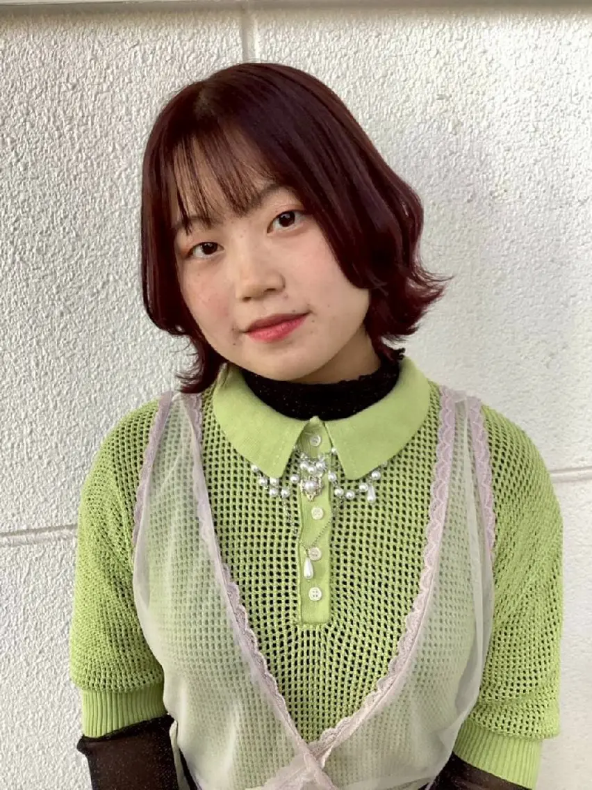 ミディアム ピンクブラウン グラスヘアー石垣 渕 七海のヘアスタイル