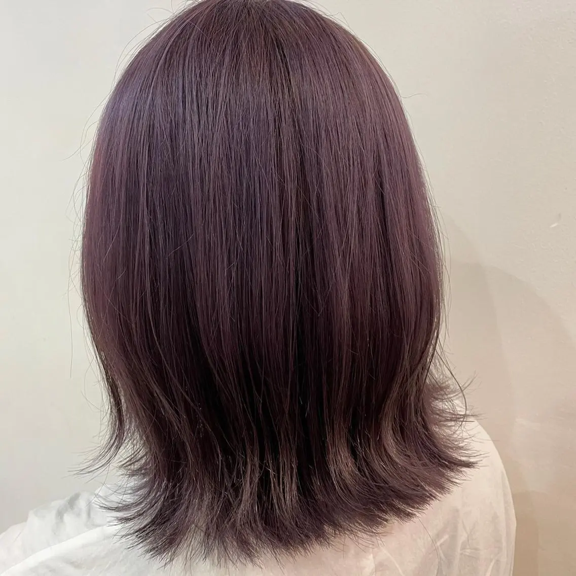 ミディアム 外ハネヘア 鶏内 まゆのヘアスタイル