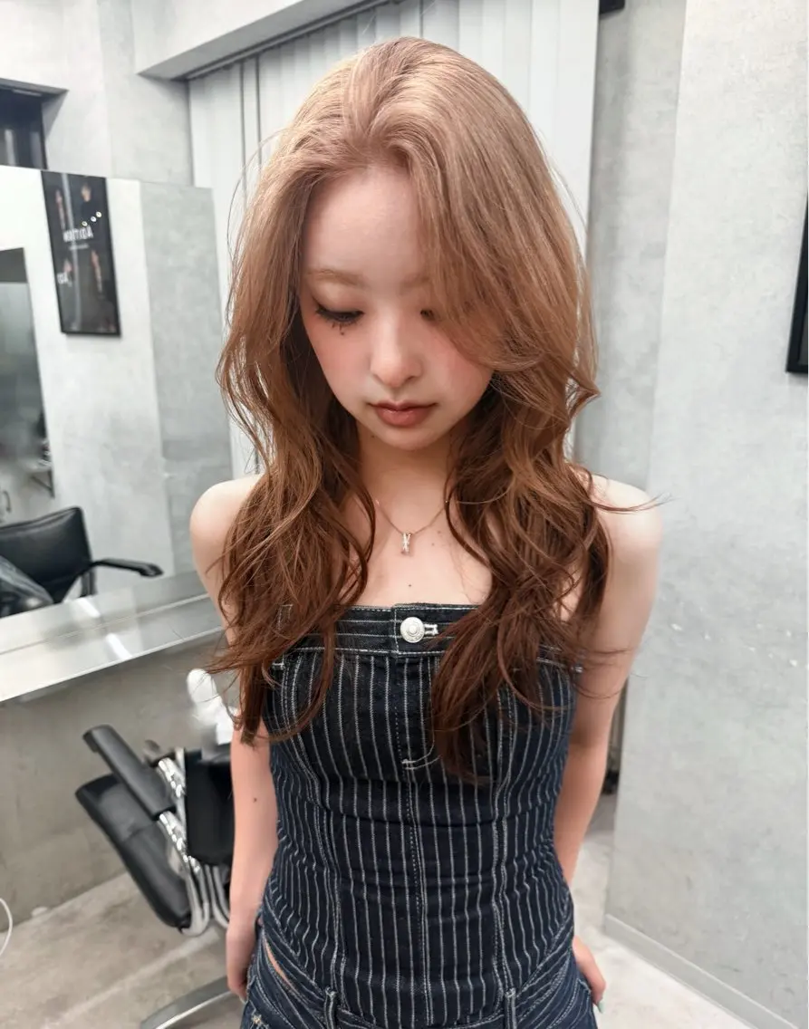 ロング ヘアカラー ハイトーン/渋谷 /Narukaのヘアスタイル