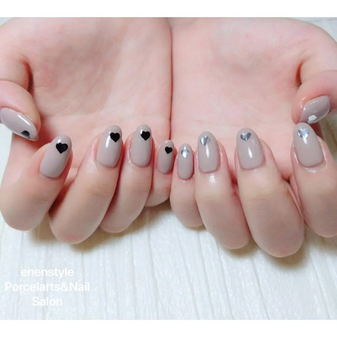 ミディアム ネイル ハンドネイル 🐾enen style 🐾のネイルデザイン