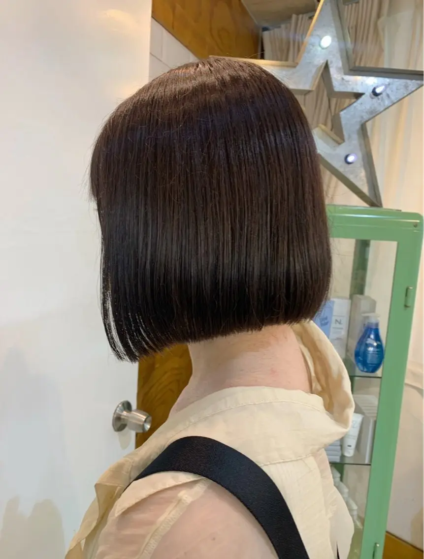 ショート カラー ボブ カット ヘアカラー トリートメント KANA/ボブ/ インナーカラー/艶髪のヘアスタイル