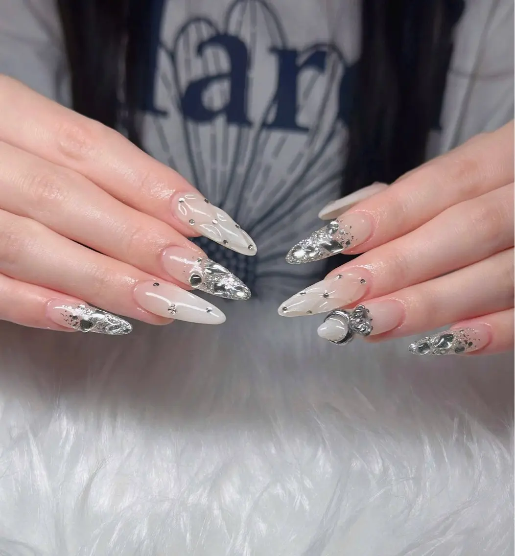 ネイル フレンチネイル ジェルネイル ガラスフレンチ ハロウィン ハート ハンドネイル H.baby Nail Salonのネイルデザイン