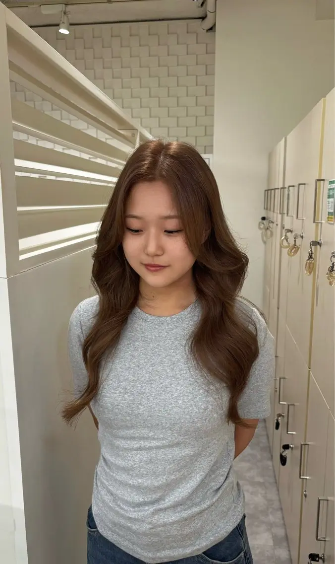 カラー ブリーチ ブラウンカラー 透明感カラー モカブラウン ヘアカラー トリートメント 家村 瑠依のヘアスタイル