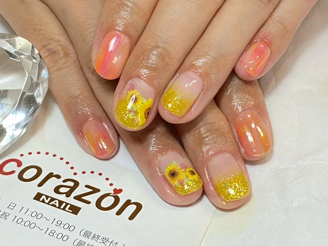 ネイル ラメ(グリッター) ニュアンスネイル オレンジ 黄色 ネイリスト aicoのネイルデザイン