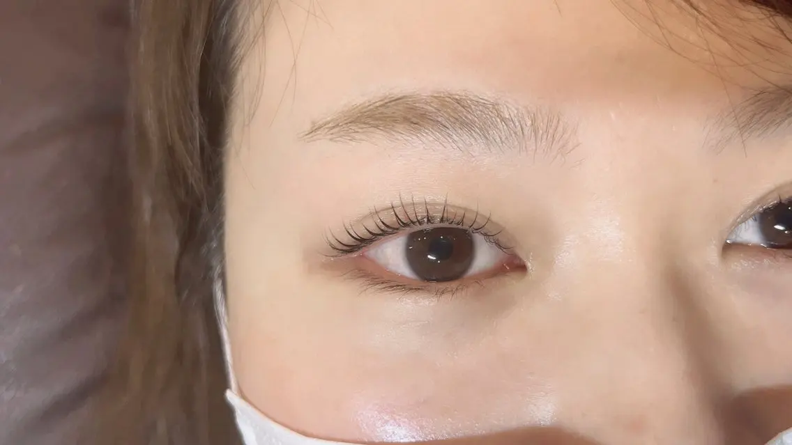 マツエク・マツパ 一重×まつ毛パーマ nicott lash草下の眉毛・アイブロウイメージ