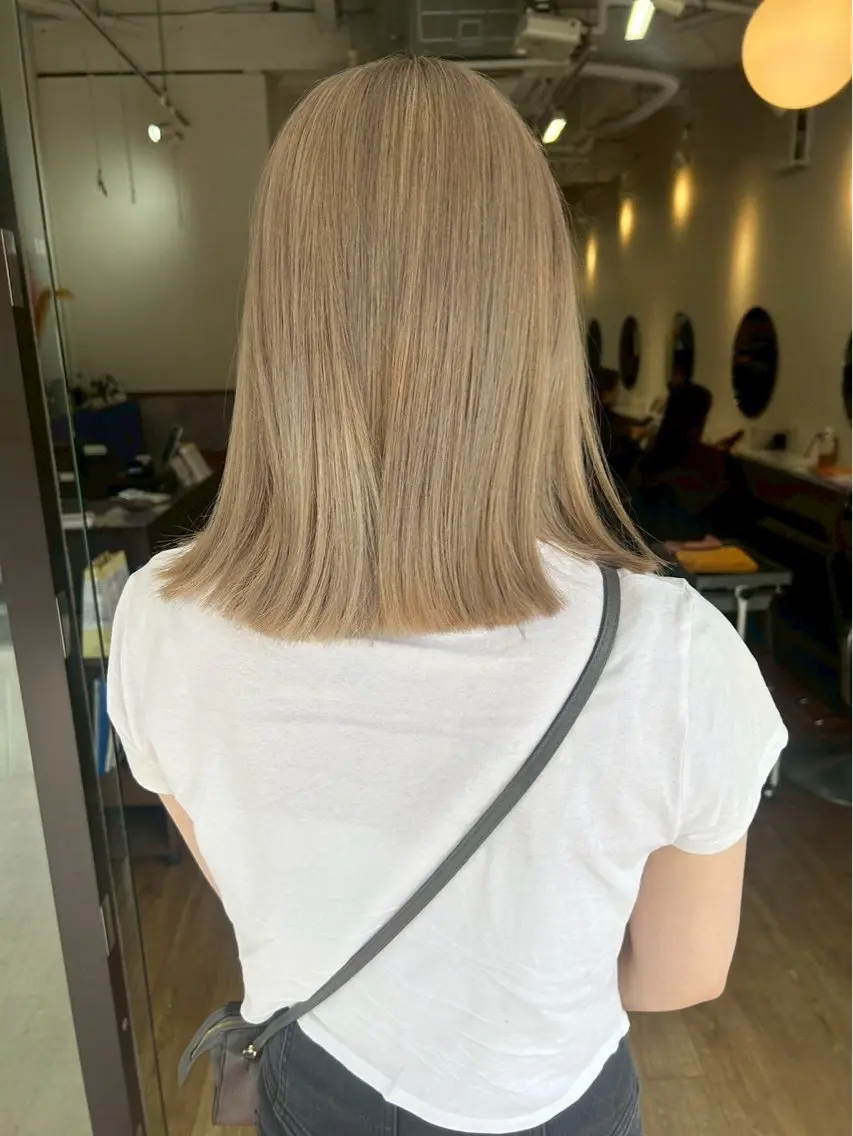 ミディアム カラー LUCK ユナのヘアスタイル