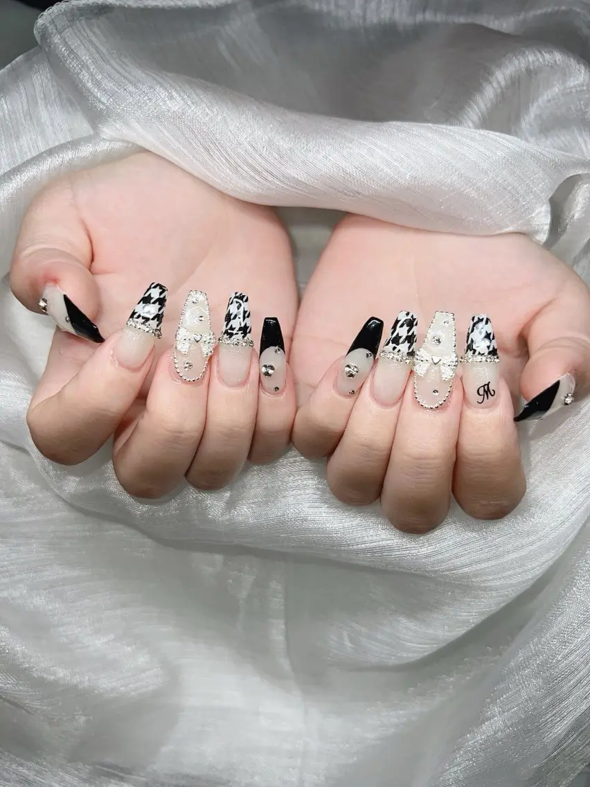 ネイル 長さ出し グラデーション キラキラネイル マグネットネイル ニュアンスネイル Lee Nails チップ長さだし専門店のネイルデザイン