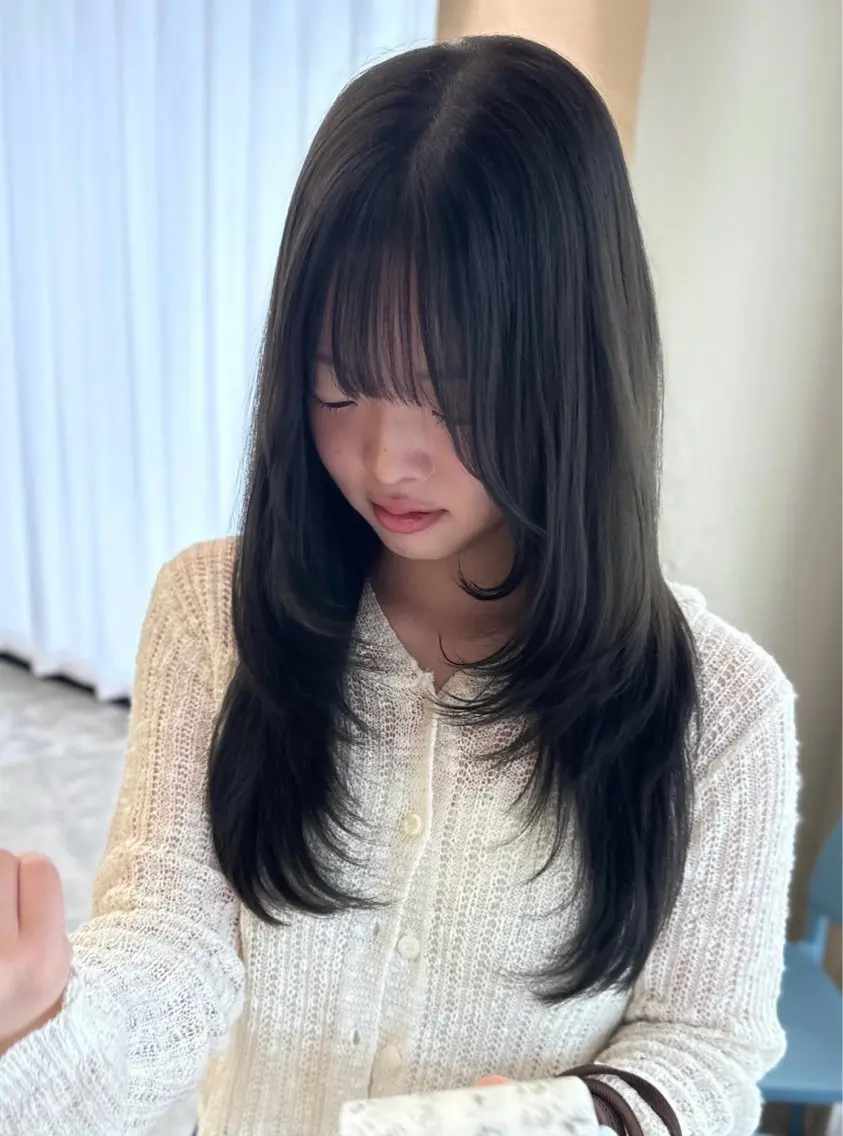 ロング カラー オリーブカラー レイヤーカット トリートメント カット ヘアカラー トリートメント 韓国ヘア/髪質改善/ 縮毛矯正✨のヘアスタイル