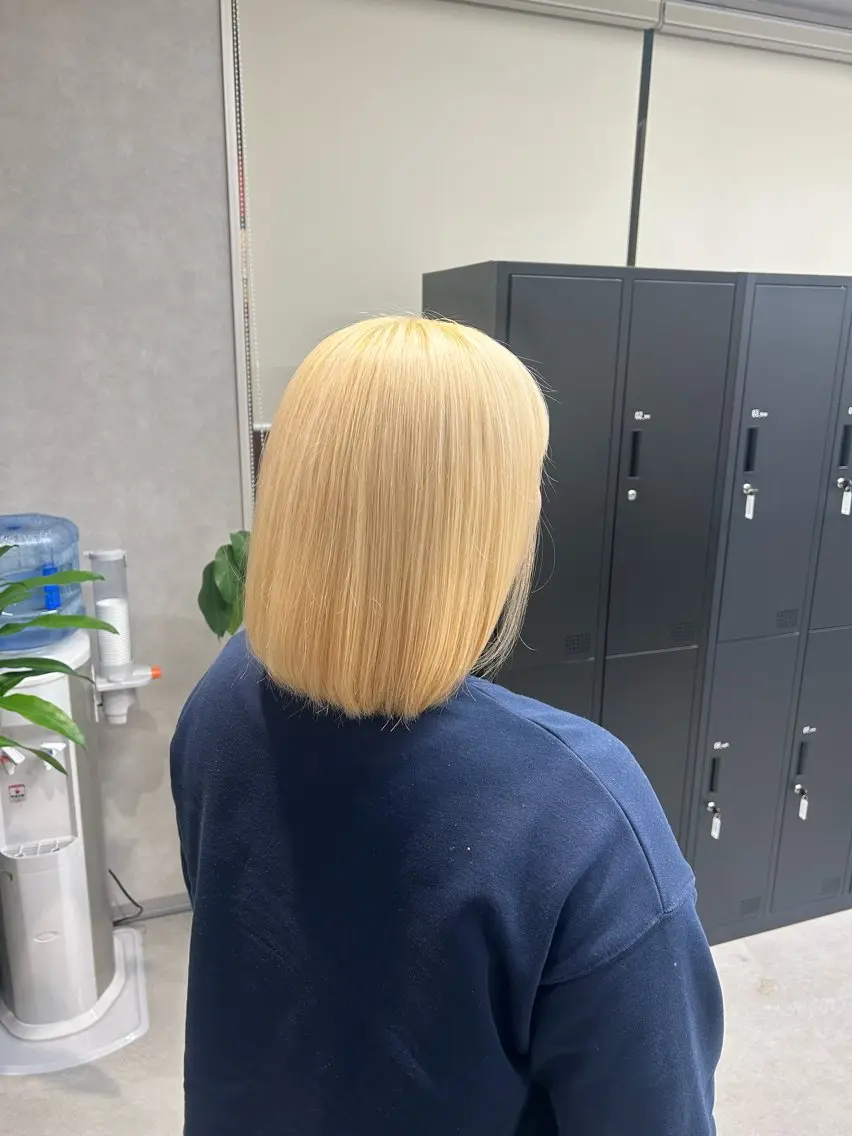 カラー ブリーチ 抜きっぱなしブロンド ブロンド ヘアカラー トリートメント 筑紫野美容師 すずのヘアスタイル