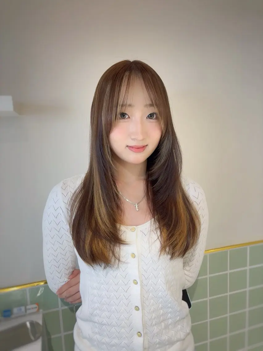 セミロング カラー ヘアアレンジ 透明感カラー 顔周りカット 韓国風ヘア レイヤーカット 似合わせカット 2ヶ月も綺麗に /星野六三四のヘアスタイル