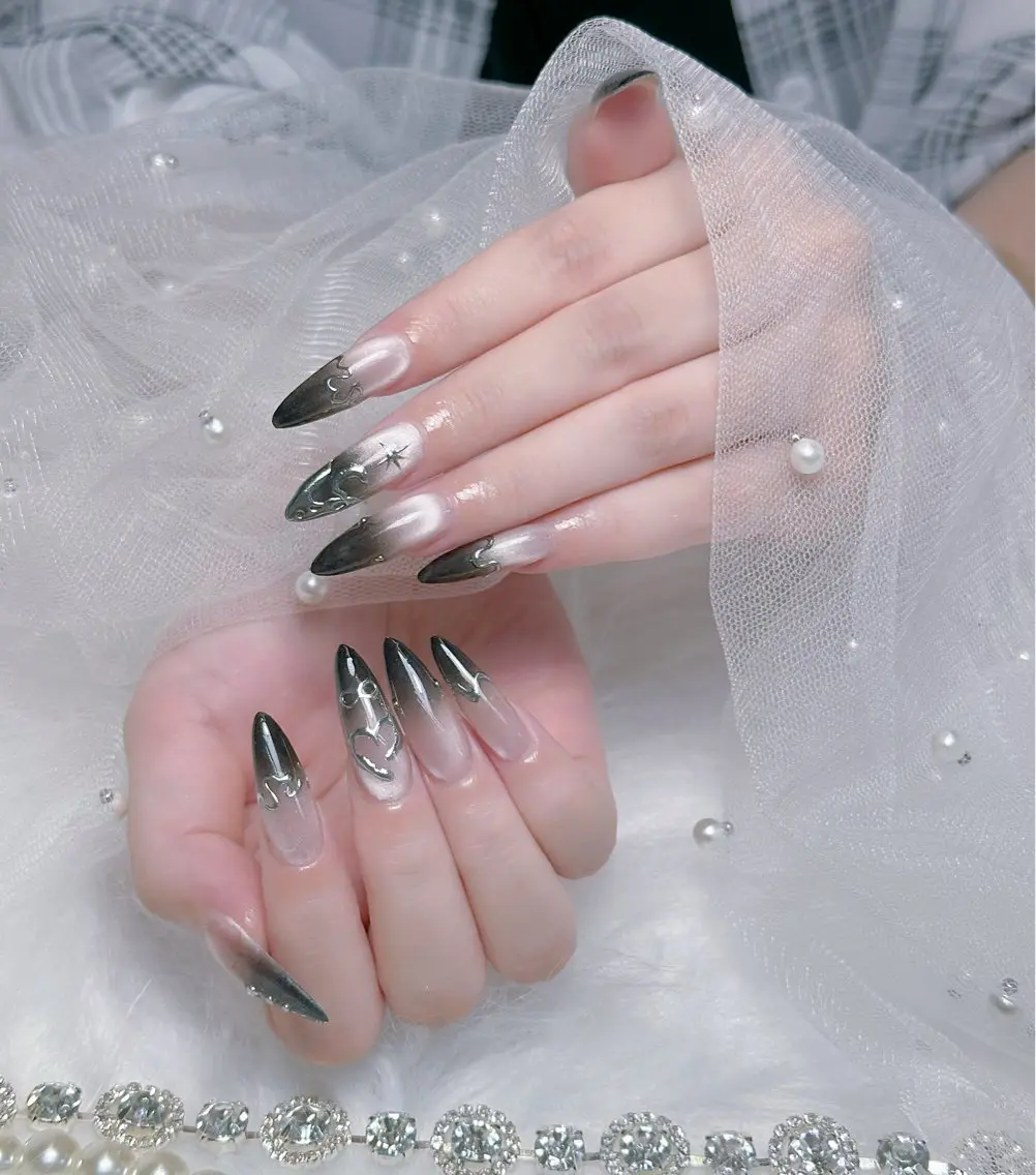 ネイル アートネイル ジェルネイル 韓国ネイル ニュアンスネイル ハンドネイル ハンドケア Luna Nail.Novaのネイルデザイン
