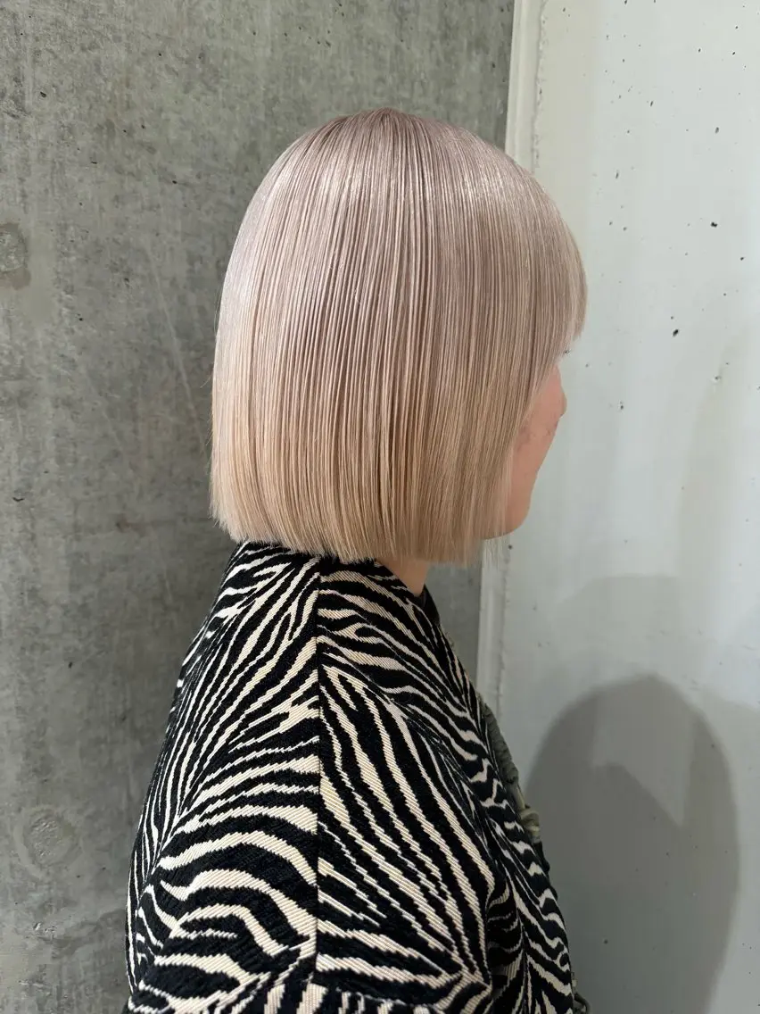 カラー ベージュカラー ピンクカラー ピンクベージュ GEM YURI ハイトーンカラーのヘアスタイル