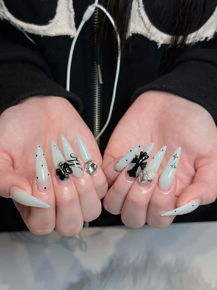 ネイル チークネイル ドット フレンチネイル グラデーション ハート ハンドネイル Julli NailStudioのネイルデザイン