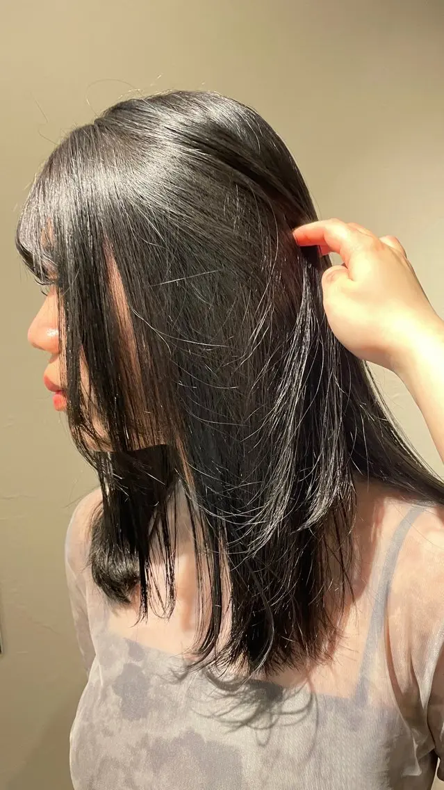 ロング カラー ブルーカラー ヘアカラー tiel 小山莉々のヘアスタイル