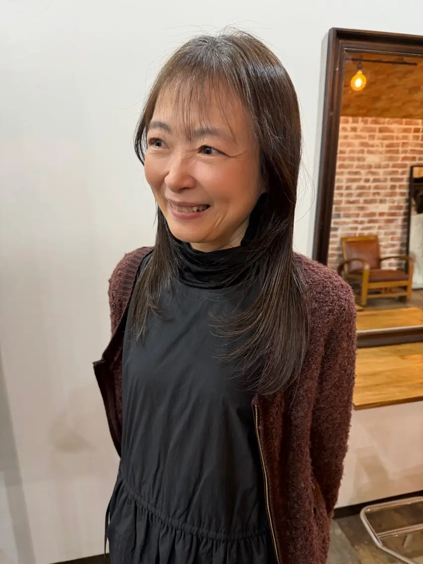 セミロング 浦井 まなかのヘアスタイル