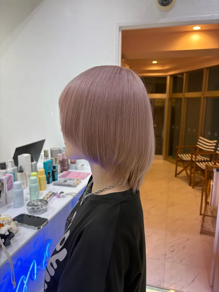 ショート カラー ヘアカラー トリートメント 美優🦕ツヤ髪 /ハイトーン🩶のヘアスタイル