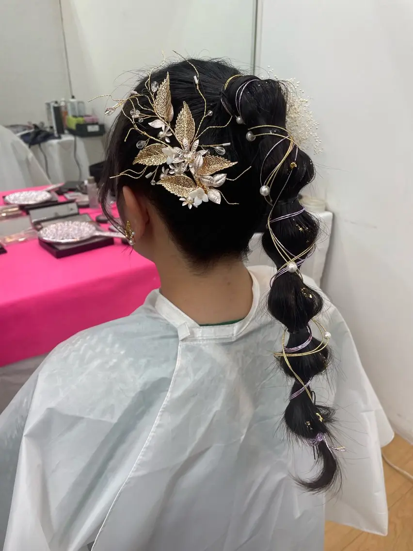 ロング 開發 紗貴のヘアスタイル
