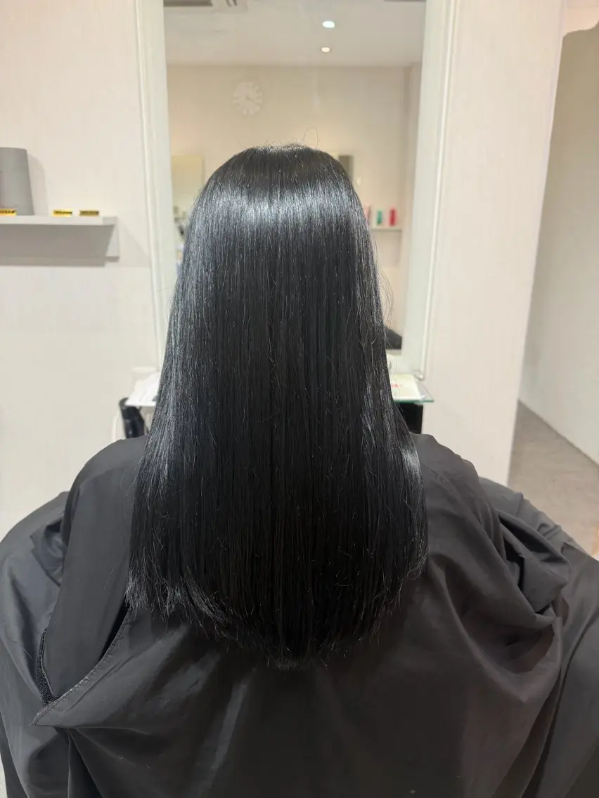 ロング カラー 黒髪 ブルーカラー ブルーブラック 透明感カラー ヘアカラー 柏田 怜央のヘアスタイル
