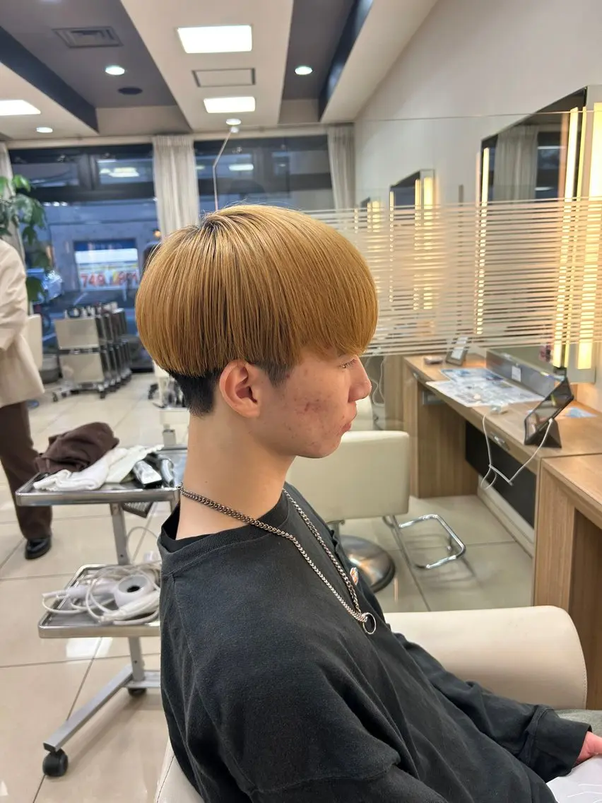 マッシュ、センターパート限定メンズカットの写真