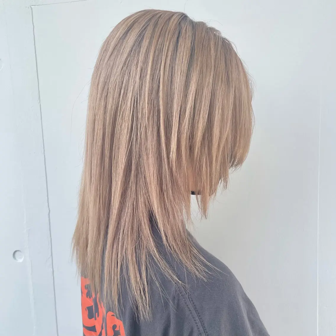 セミロング カラー ベージュカラー ブリーチ ミルクティーベージュ DAIKIベージュ 🍂レイヤーカットのヘアスタイル
