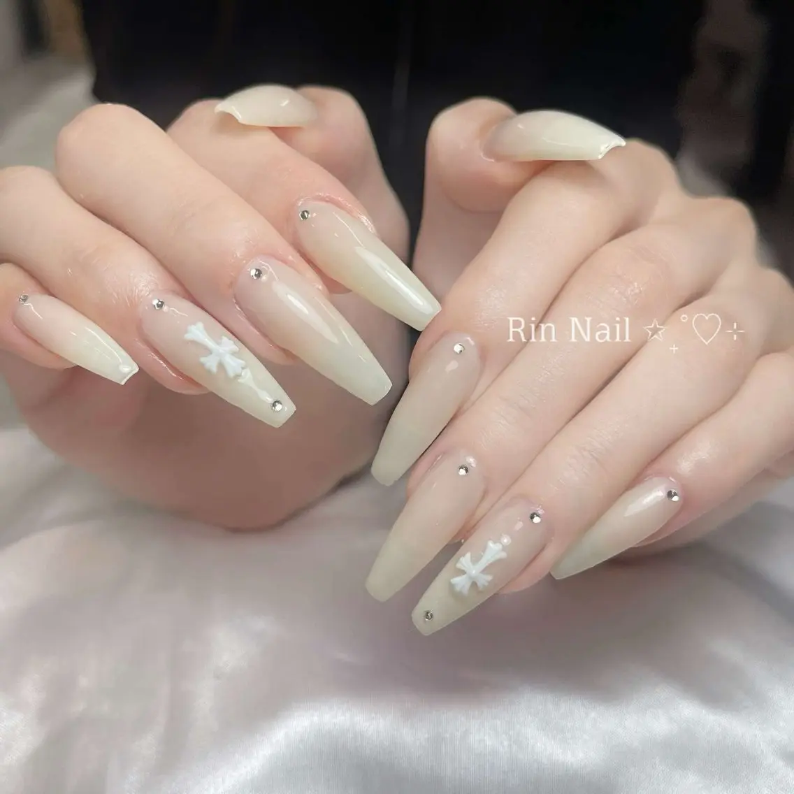 ネイル アートネイル チークネイル ジェルネイル ロングネイル マグネットネイル ハンドネイル Rin Nail 新大久保店のネイルデザイン