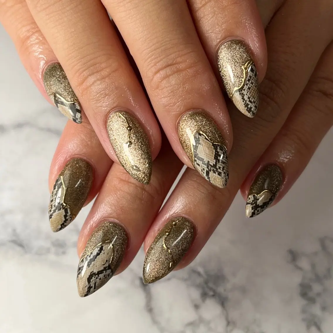 ネイル アニマル柄 グリーン マグネットネイル ワンカラーネイル ハンドネイル NAIL NOWのネイルデザイン