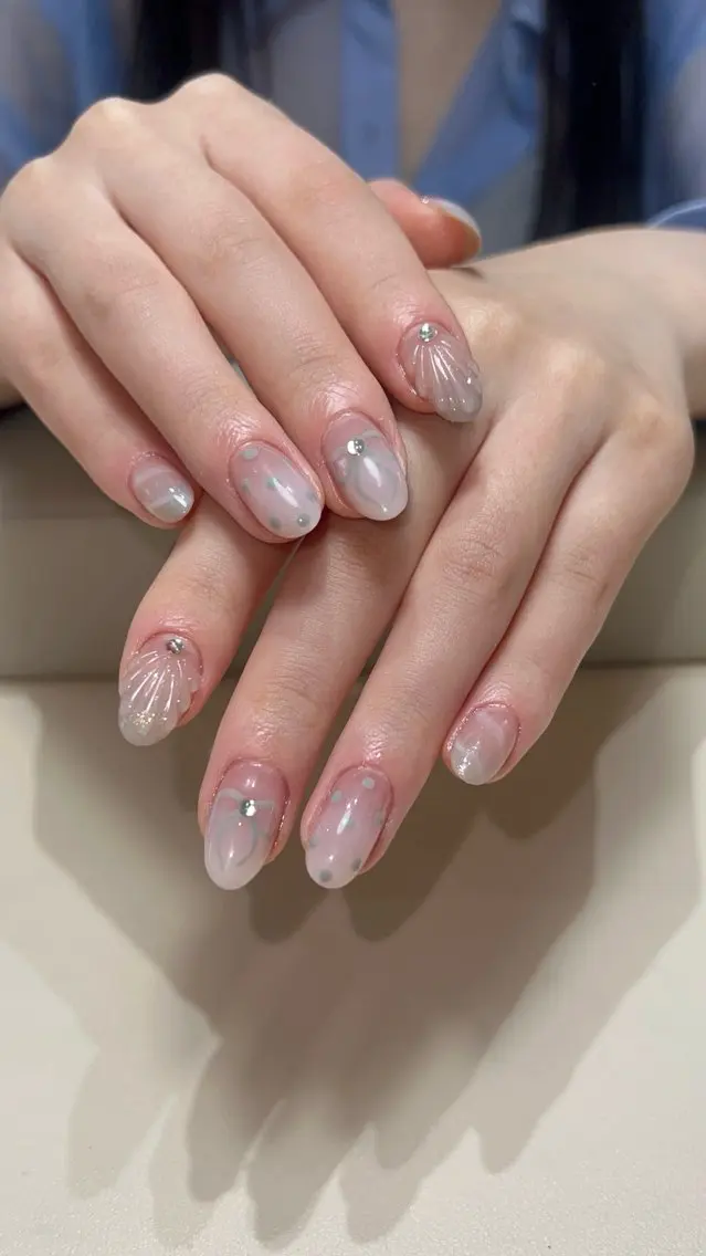 ネイル フットネイル フレンチネイル グラデーション ハート 韓国ネイル ハンドネイル Lynn_ Nailのネイルデザイン