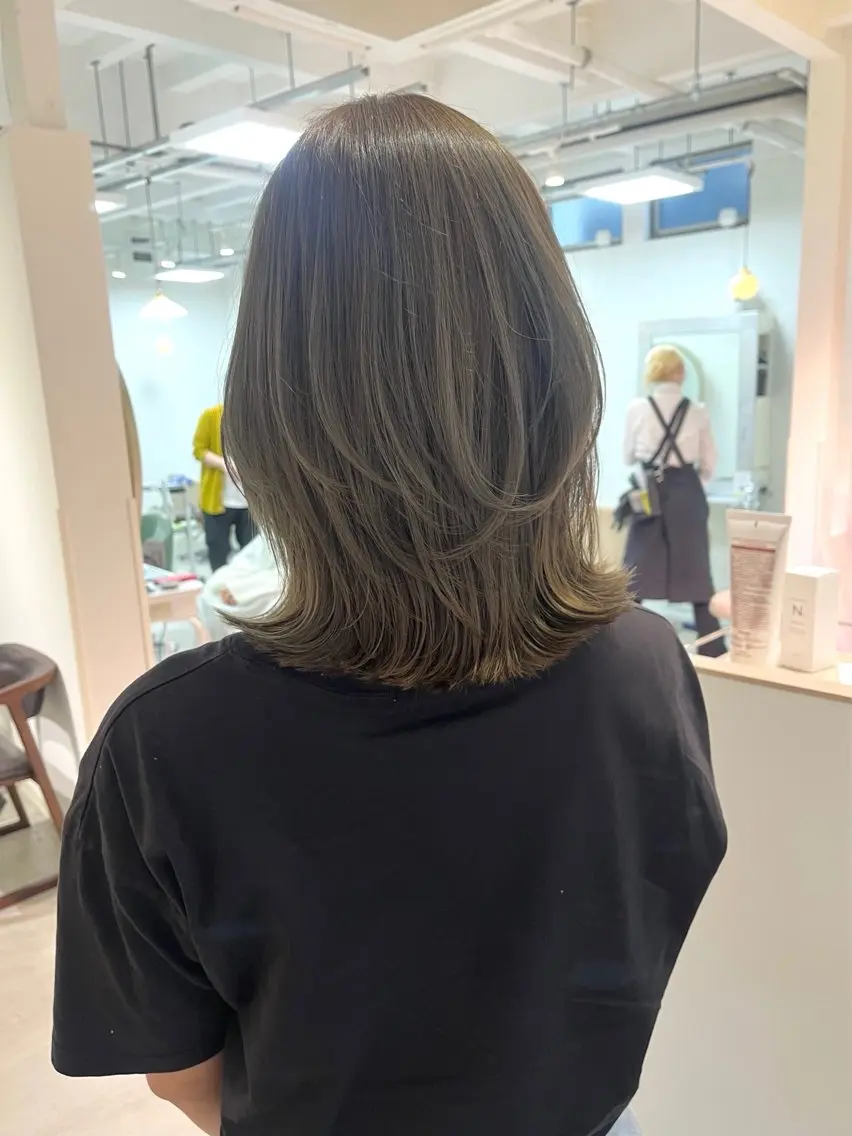 ミディアム 齋藤 華音のヘアスタイル