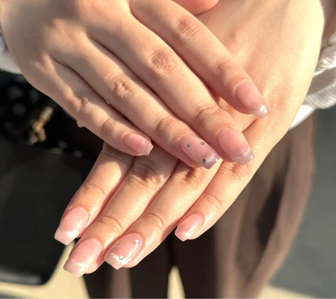 ネイル チークネイル フレンチネイル LibeiL 【Airi】のネイルデザイン