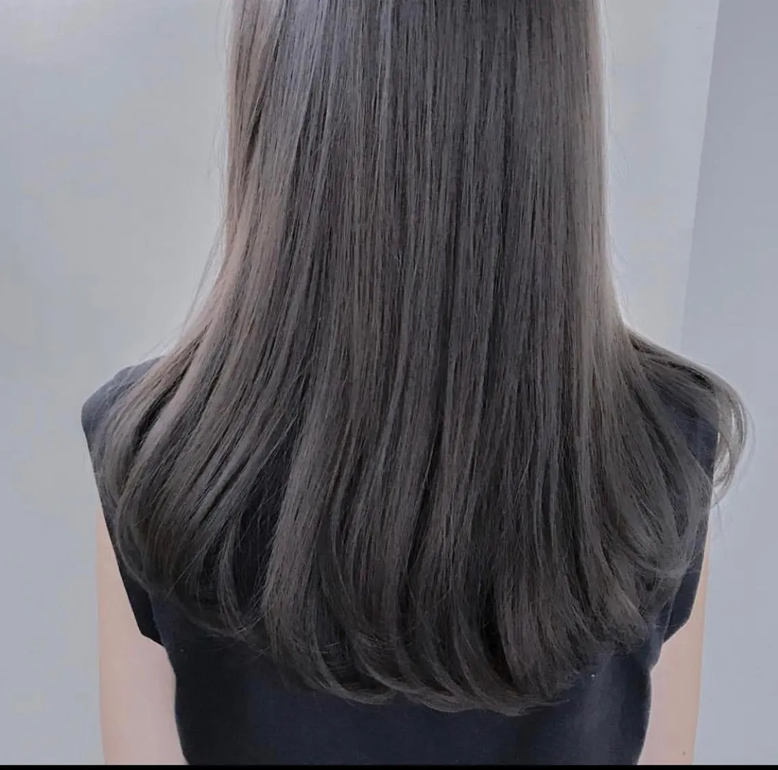 セミロング カラー アッシュ 透明感カラー カット ヘアカラー トリートメント 鈴木 一貴のヘアスタイル