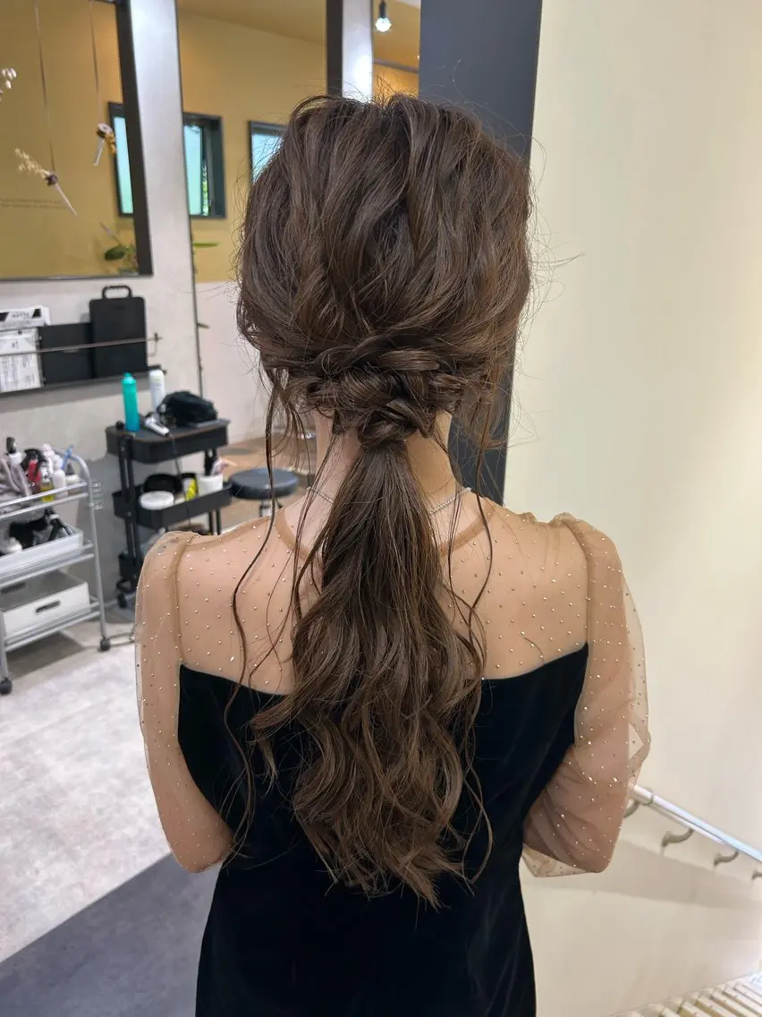 ロング ヘアアレンジ ロング ヘアセット hubhair レイヤー/透明感のヘアスタイル