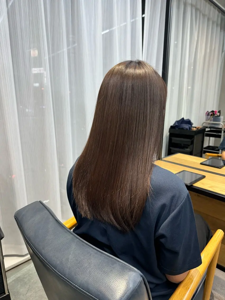 セミロング カラー カット ヘアカラー トリートメント 梅田艶髪矯正 💖koichiroのヘアスタイル