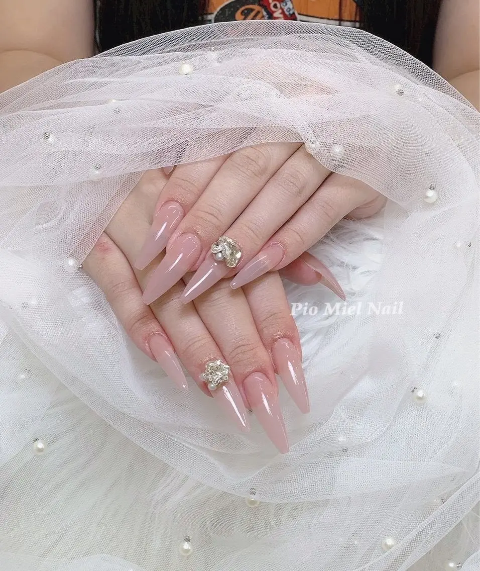 ネイル ハンドネイル HANA 長さだしのネイルデザイン